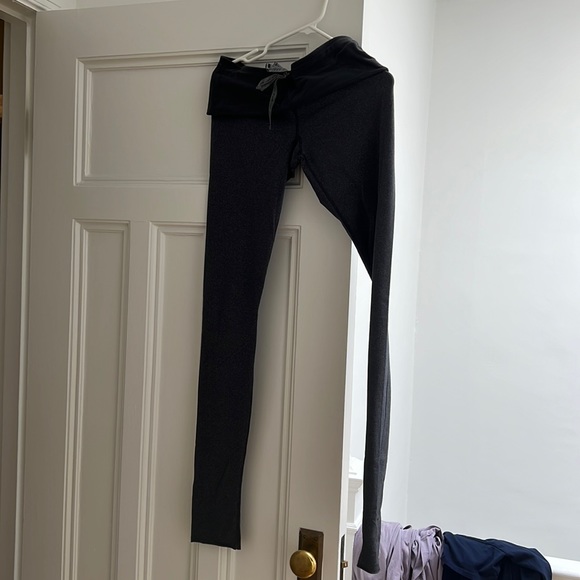 Lululemon heather grey fold over waist leggings 6 - Picture 1 of 7